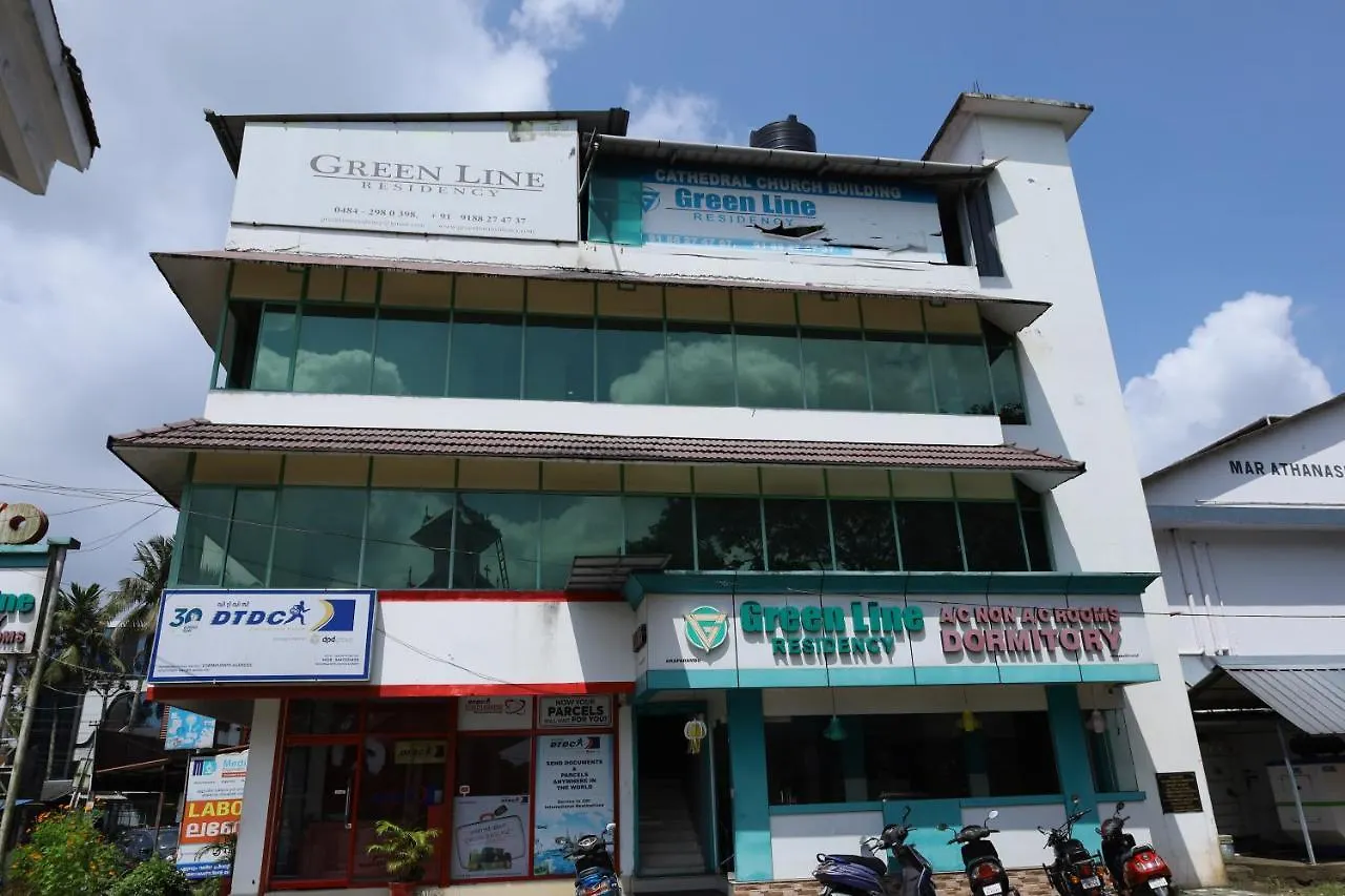 キャンプ場 Green Line Residency ネドゥムバセリー インド